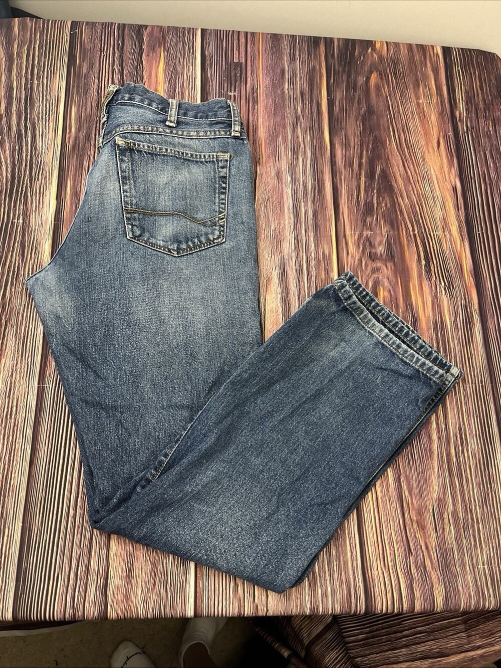 Ariat Relaxed Fit Heritage Distressed Jeans Mens 32x34 (Actual 32x33)